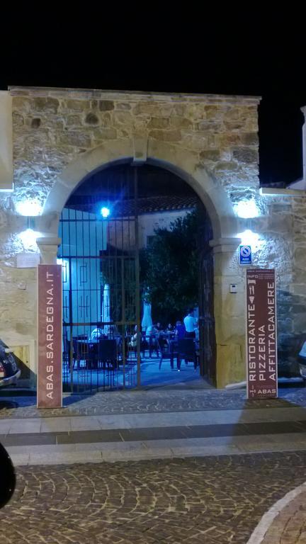Abas Ristorante Pizzeria Affittacamere Ales Luaran gambar