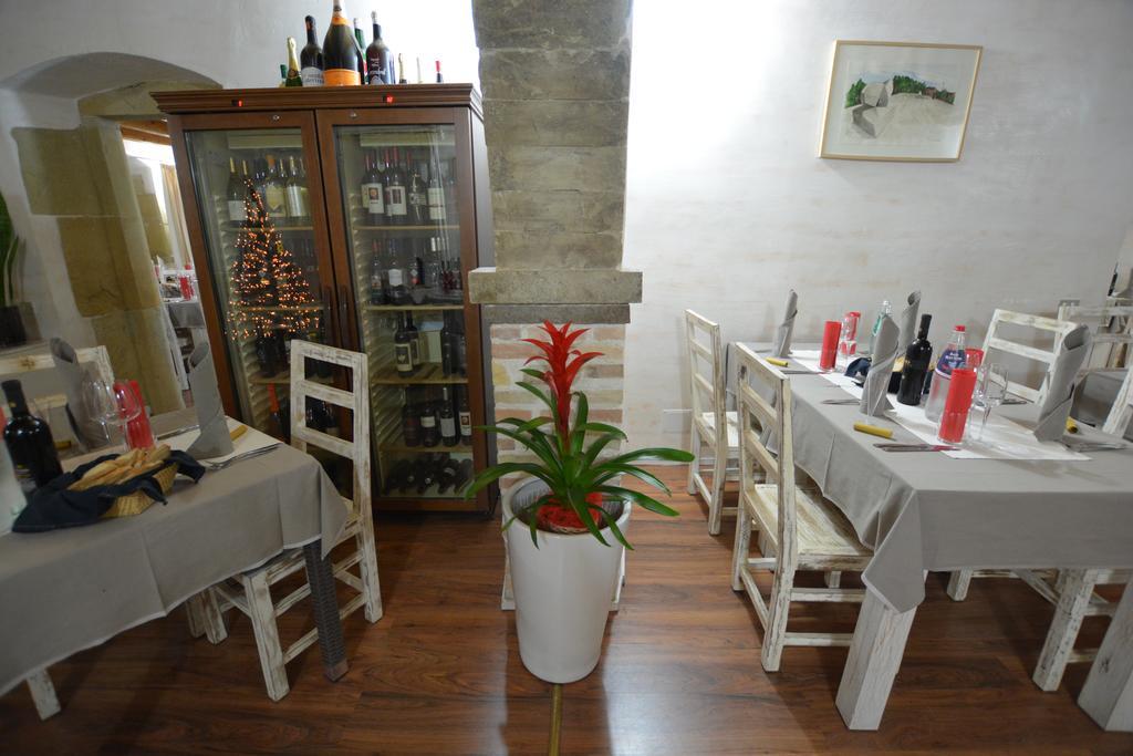 Abas Ristorante Pizzeria Affittacamere Ales Luaran gambar