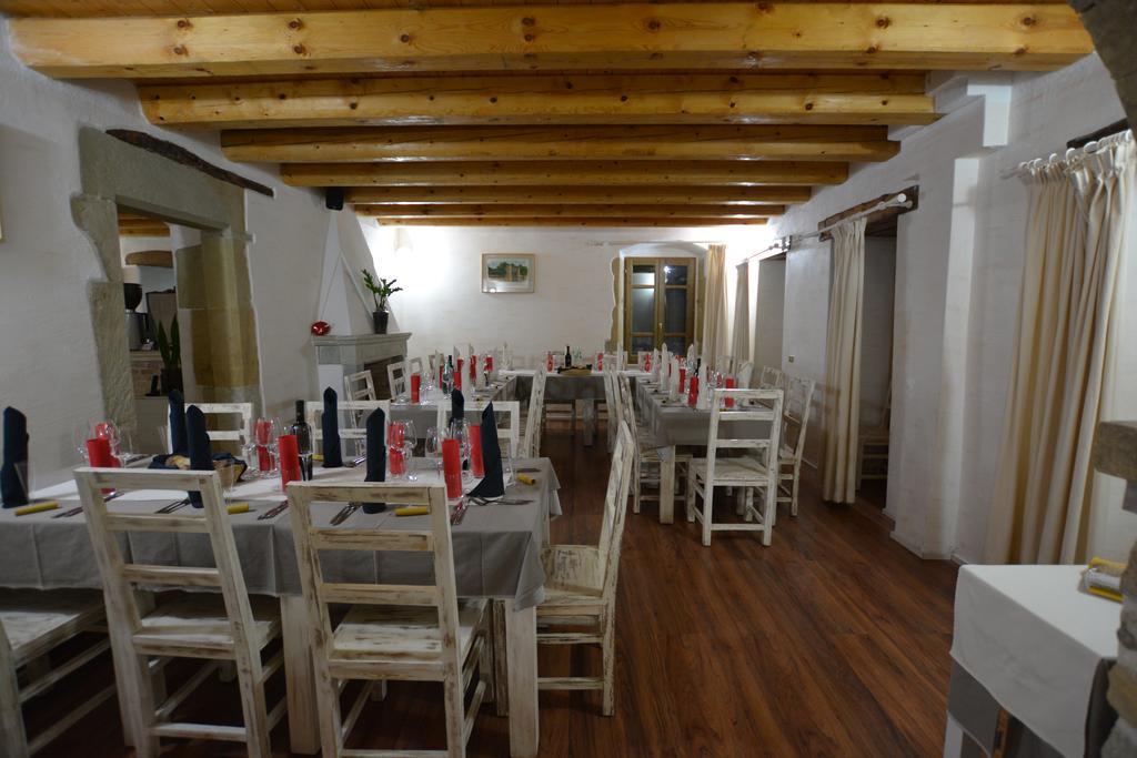 Abas Ristorante Pizzeria Affittacamere Ales Luaran gambar