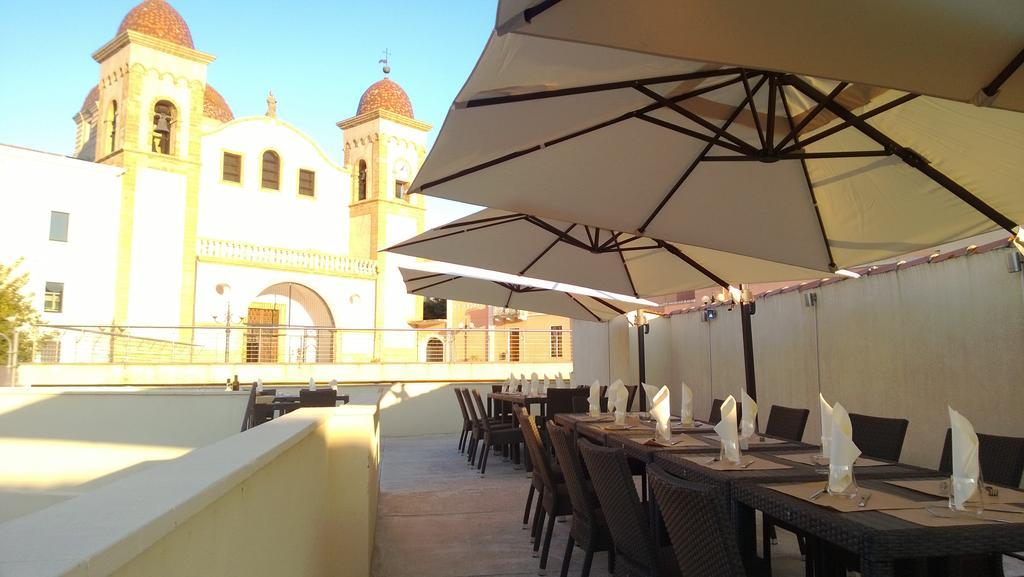 Abas Ristorante Pizzeria Affittacamere Ales Luaran gambar