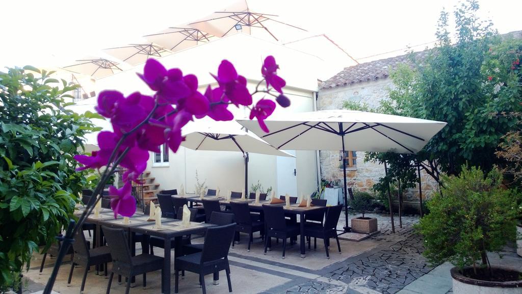 Abas Ristorante Pizzeria Affittacamere Ales Luaran gambar